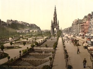 Princes Street, le château et le monument Scott, Édimbourg, vers 1890-1900