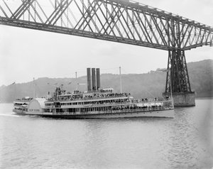 Sous le pont de Poughkeepsie, New York, vers 1906
