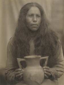 Femme cherokee, vers 1929 (photo n/b)