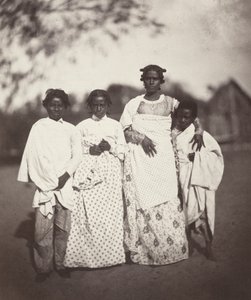Femme malgache et ses enfants Planche 3