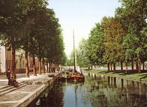 Péniche à voile sur le canal de la Princesse à La Haye