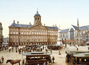 Le Palais Royal à Amsterdam depuis la Place du Dam