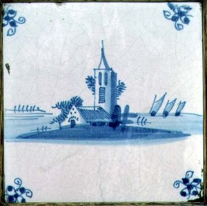Carreau de Delft montrant une église avec trois voiles de barge - Dutch School