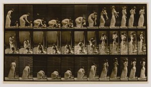 Femme soulevant et portant un enfant, extrait du livre Animal Locomotion - Eadweard Muybridge