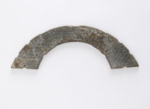 Plaque mince coupée en arc de cercle, du type huang, Changsha, province du Hunan, IVe-IIIe siècle av. J.-C.