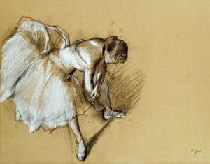 Danseuse ajustant sa chaussure, vers 1890