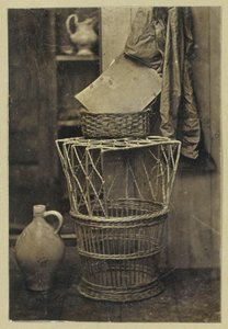 Nature morte avec panier, cruche, carafe et portfolio