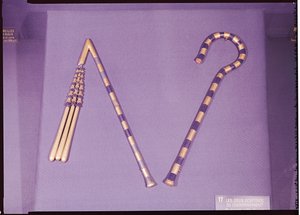 Le sceptre et le fléau, de la tombe de Toutankhamon (vers 1370-1352 av. J.-C.) Nouvel Empire - Egyptian 18th Dynasty
