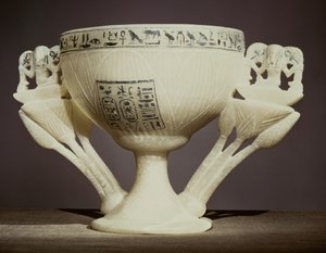 Coupe à boire en forme de fleur de lotus à demi-ouverte, trouvée à l