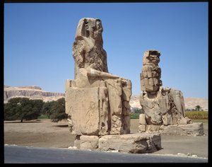 Antiquité égyptienne : vue du Colosse de Memnon, période Amenophis III, nouvel empire