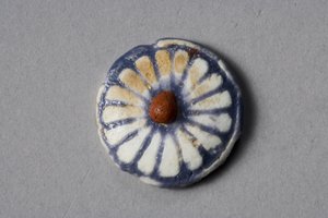 Rondel floral, Période Amarna, 1353-37 av. J.-C. (faïence)