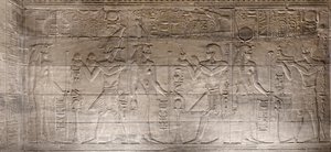Reliefs dans le sanctuaire intérieur, temple de Philae, Assouan, Égypte