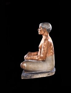 Vue Large de la Statue du Scribe Accroupi, de Saqqara