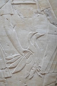 Main tenant 2 oies par les ailes, tombe de Ramose - Egyptian Egyptian