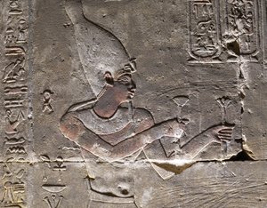 Le Pharaon portant le Hedjet, Temple d