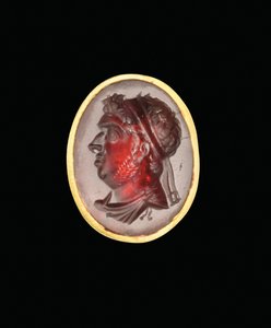 Bague intaille hellénistique avec portrait royal d