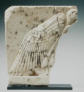 Relief représentant un vautour