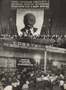 Les Soviets - la forme la plus élevée de la démocratie. Illustration de L