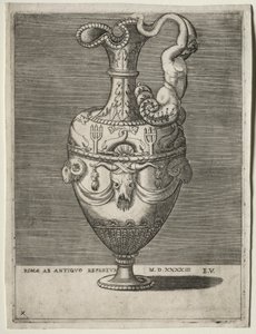 Aiguière ornée de dauphins