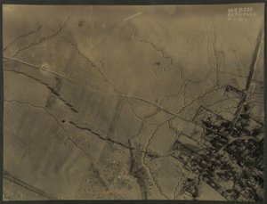 Photographie aérienne avec tranchées de la Première Guerre mondiale, 1918