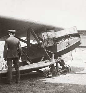 Avion blindé Hun monté de sept mitrailleuses utilisées pour faucher nos gars dans les tranchées - English Photographer