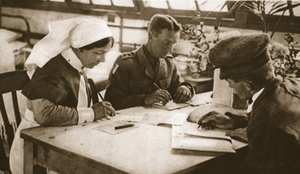 Australiens et conscription : comment le vote australien est pris dans un hôpital de Londres, illustration de The Illustrated War News, 25 octobre 1916 - English Photographer