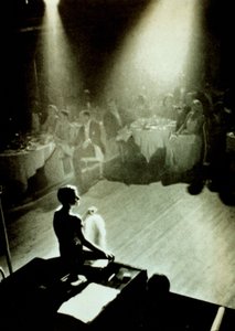 Beatrice Lillie, une artiste de revue des années 1920 sous les projecteurs au Café de Paris