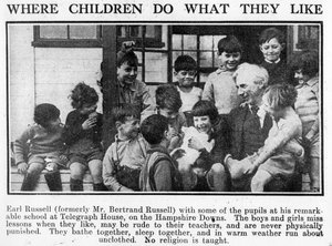 Bertrand Russell avec des élèves à son école de Beacon Hill, 1931 - English Photographer