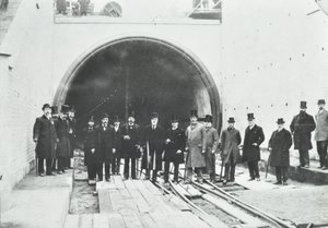 Blackwall Tunnel : inspection de la portion subaquatique par des dignitaires, 1895 - English Photographer
