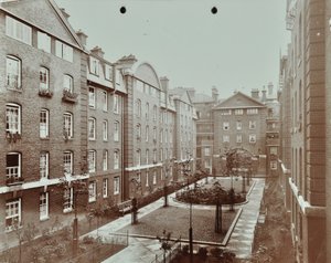 Bourne Estate : jardin de cour formel, Londres