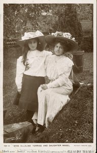 Ellaline Terriss, actrice et chanteuse anglaise avec sa fille, Mabel - English Photographer