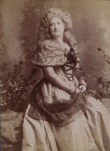 Ellen Terry en Clarisse dans Robespierre, Lyceum Theatre - English Photographer