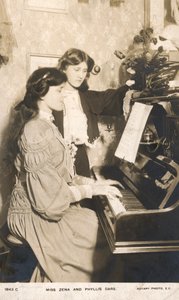 Actrices et chanteuses anglaises de théâtre, Zena Dare et sa sœur Phyllis Dare