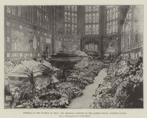 Funérailles de la duchesse de Teck, les couronnes commémoratives dans la chapelle Albert, château de Windsor