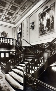 Grand escalier à bord du HMS Homeric - English Photographer