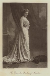 Sa Grâce la duchesse de Hamilton (photo n/b) - English Photographer
