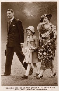 Le roi George VI et la reine Elizabeth avec leur fille la princesse Elizabeth (future reine Elizabeth II) - English Photographer