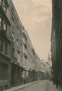 Lombard Street, Londres; photographie; datée juin 1885 - English Photographer