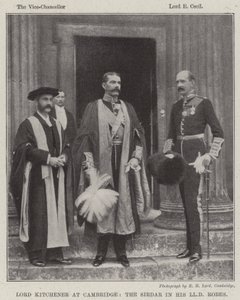Lord Kitchener à Cambridge, le Sirdar en robe de LLD - English Photographer