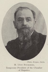 M. Léon Bourgeois, président temporaire de la Chambre des députés - English Photographer