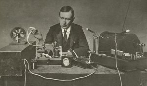 Marconi avec un appareil sans fil précoce - English Photographer
