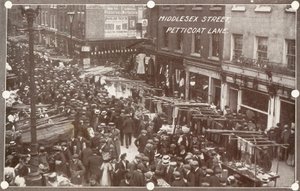 Middlesex Street sur Petticoat Lane - English Photographer