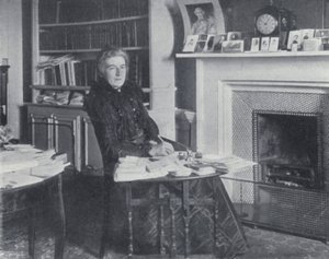 Mme Humphry Ward dans son étude - English Photographer