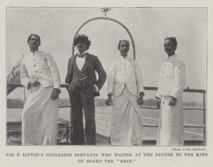 Les serviteurs cinghalais de Sir T Lipton qui ont servi au dîner du roi à bord de l