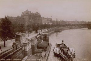 Embankment de la Tamise depuis le pont de Hungerford