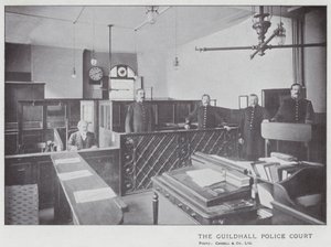 Le Tribunal de Police de Guildhall - English Photographer
