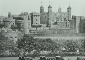 Tower Hill : vue de la Tour de Londres, 1895