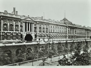Victoria Embankment, Westminster : Somerset House, élévation vers Victoria Embankment, 1896 - English Photographer
