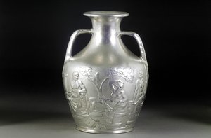 Une réplique victorienne en argent du vase de Portland, 1844