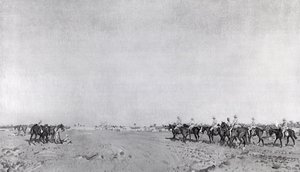 Une patrouille des 14e Hussards avec le commandant le lieutenant-colonel R.W. Hewitt DSO approchant pour prendre la reddition turque à la reddition de Kazimain, 11 mars 1917 - English School